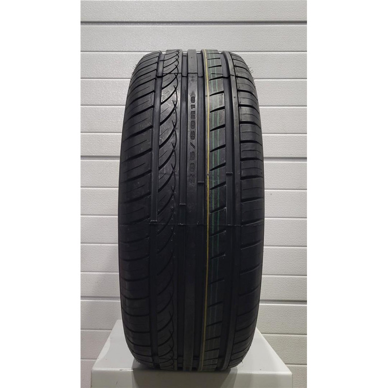 Sunfull - Mont-Pro HP881 - 255/50 R20C