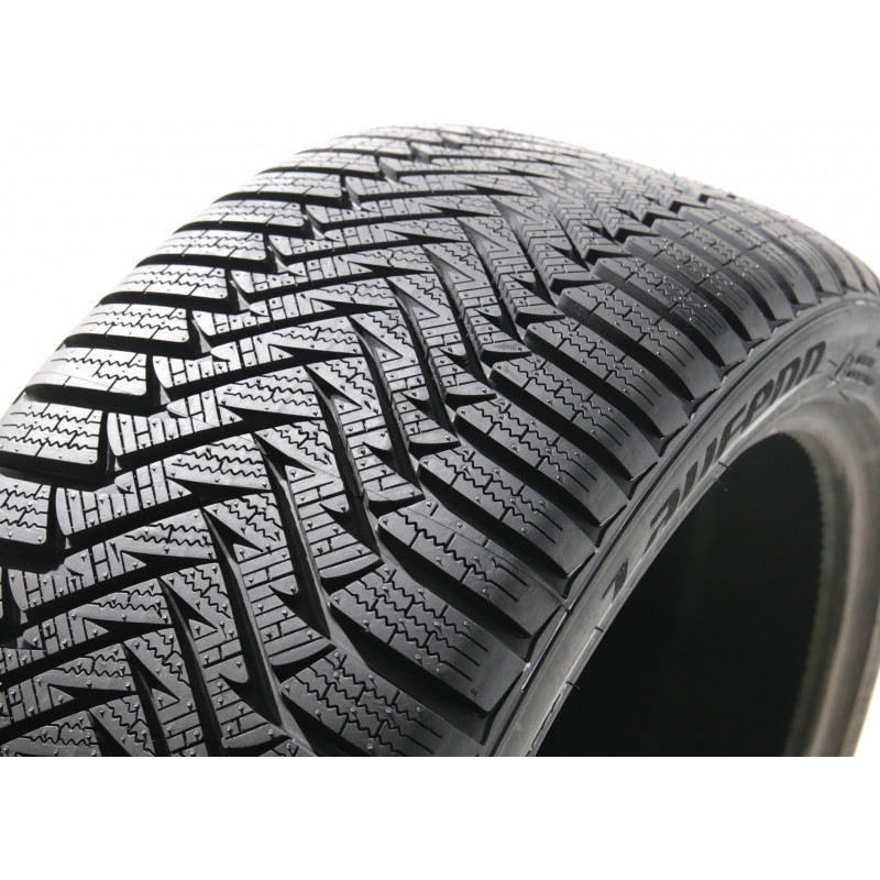 Laufenn - LW31 - 215/50 R17