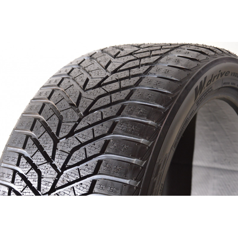 Yokohama - BluEarth V905 - 245/50 R18
