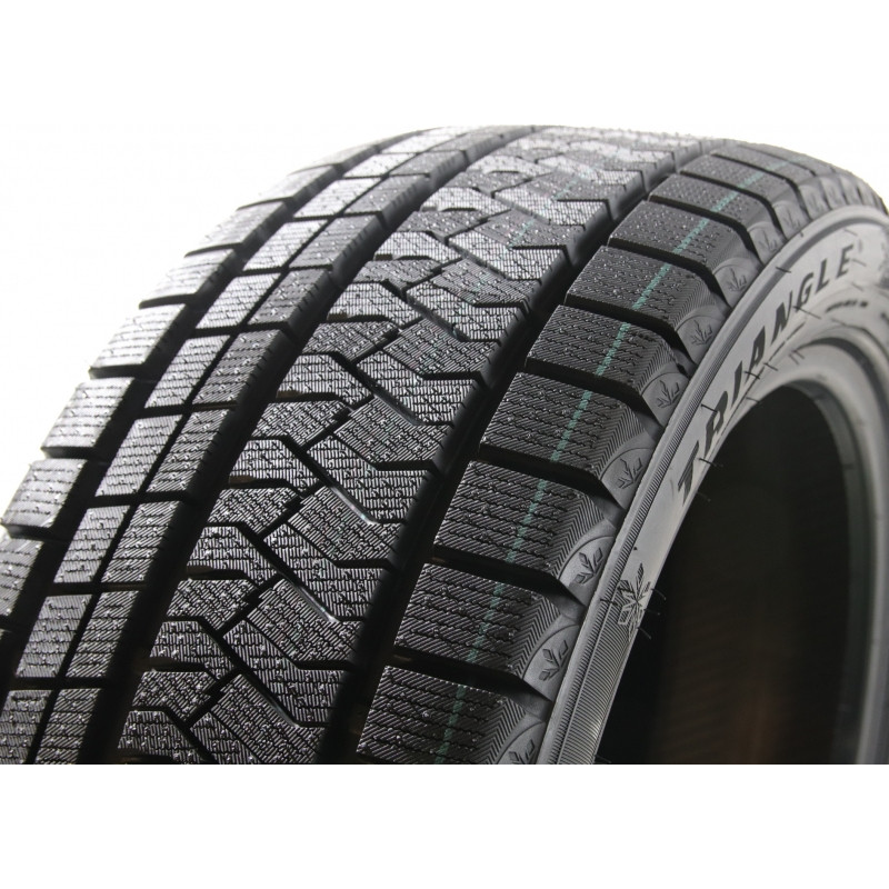 Triangle - PL02 - 215/50 R18