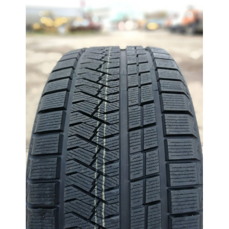 Triangle - Pl 02 - 245/35 R20